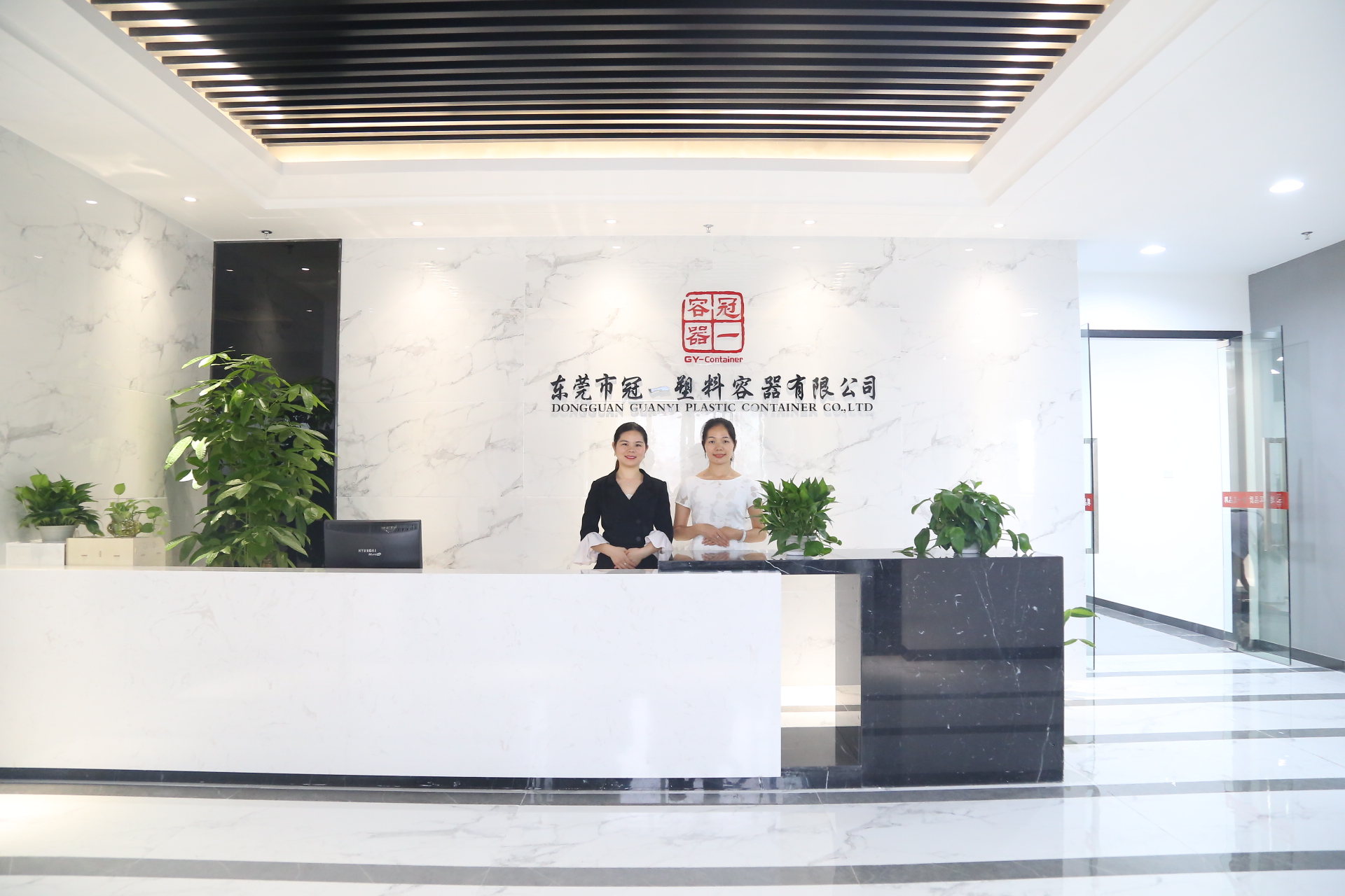东莞冠一大量生产酒精消毒瓶代工开模生产
